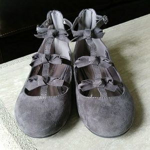 American Eagle Girls Gray Flats 3 1/2